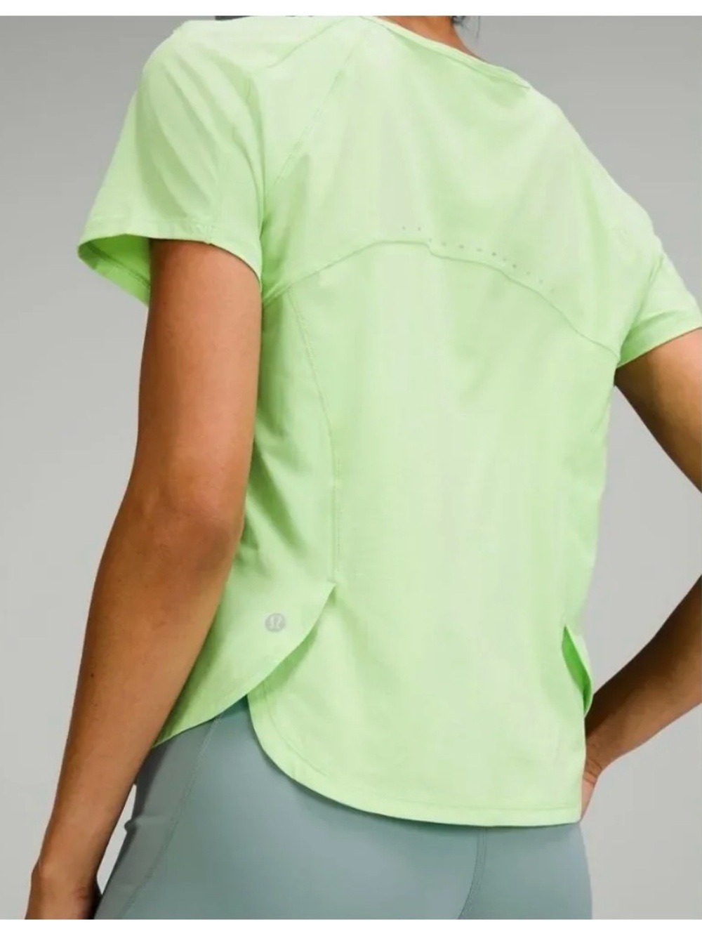 Lululemon Lightweight Stretch Run Short Sleeve Shirt in Green Size 8